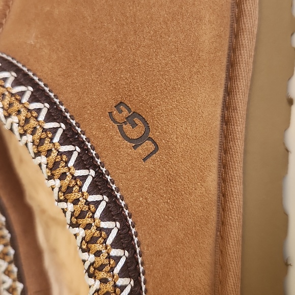 UGG Tasman - Picture 8 of 8